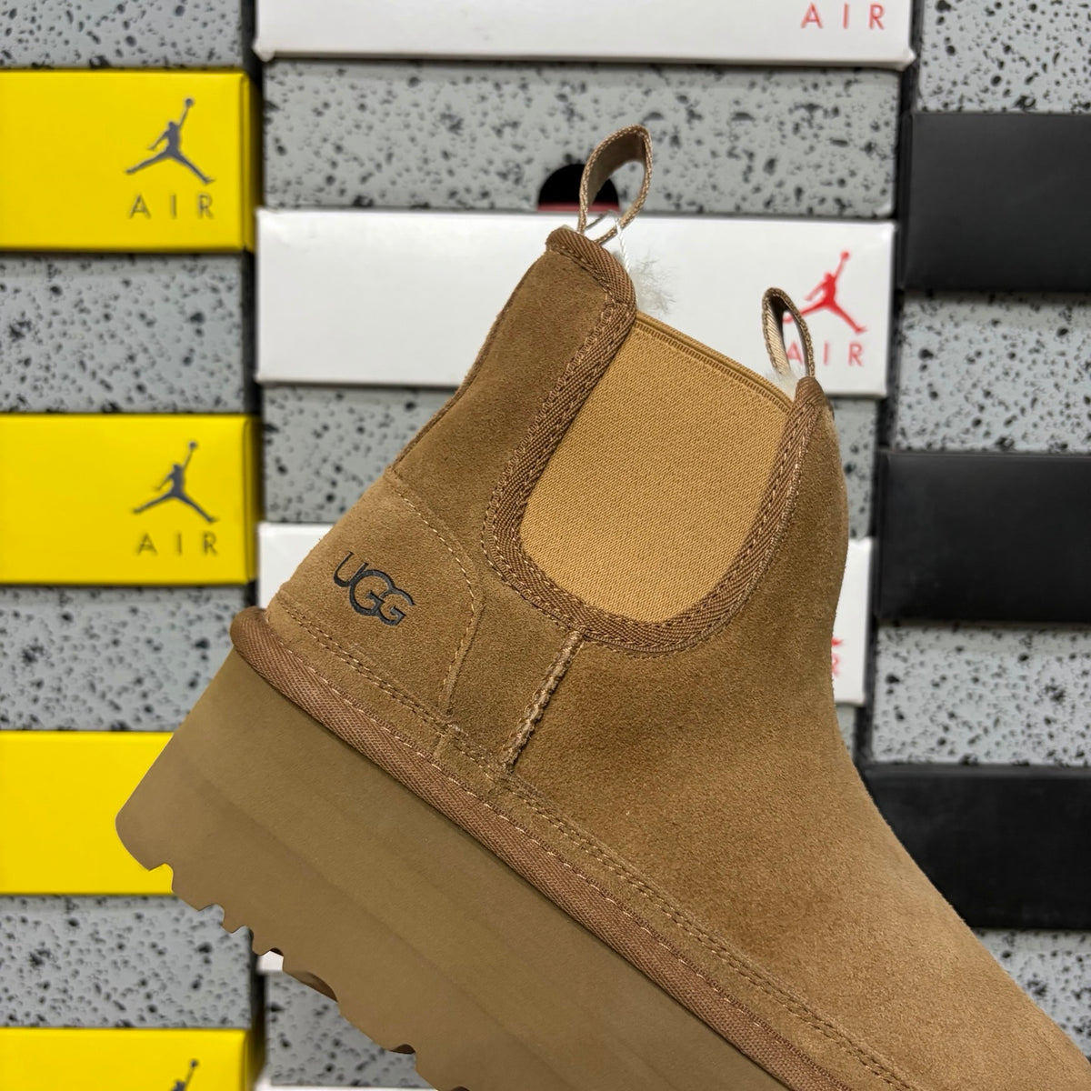 UGG