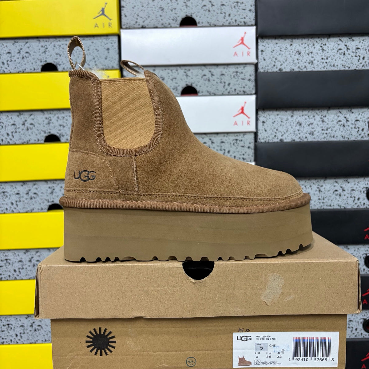 UGG
