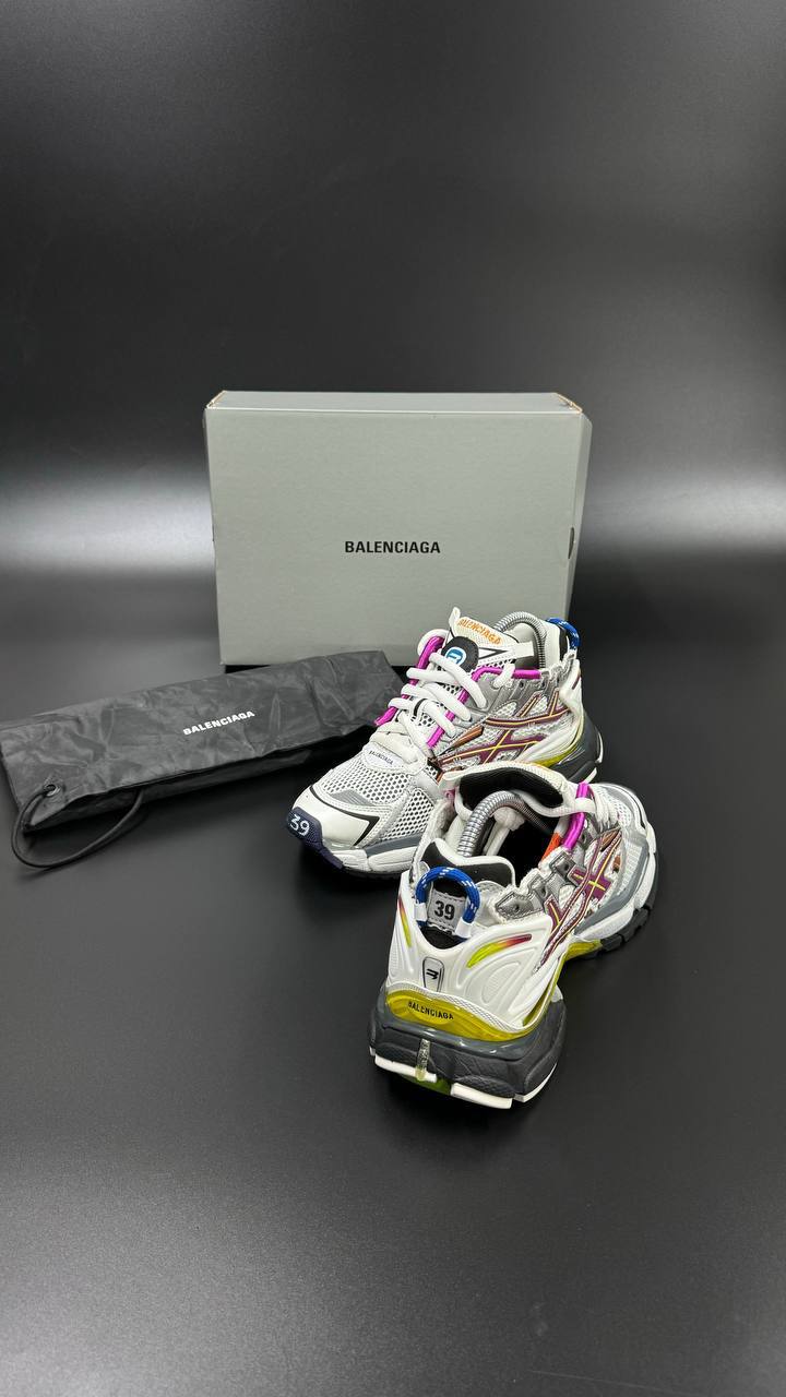 BALENCIAGA