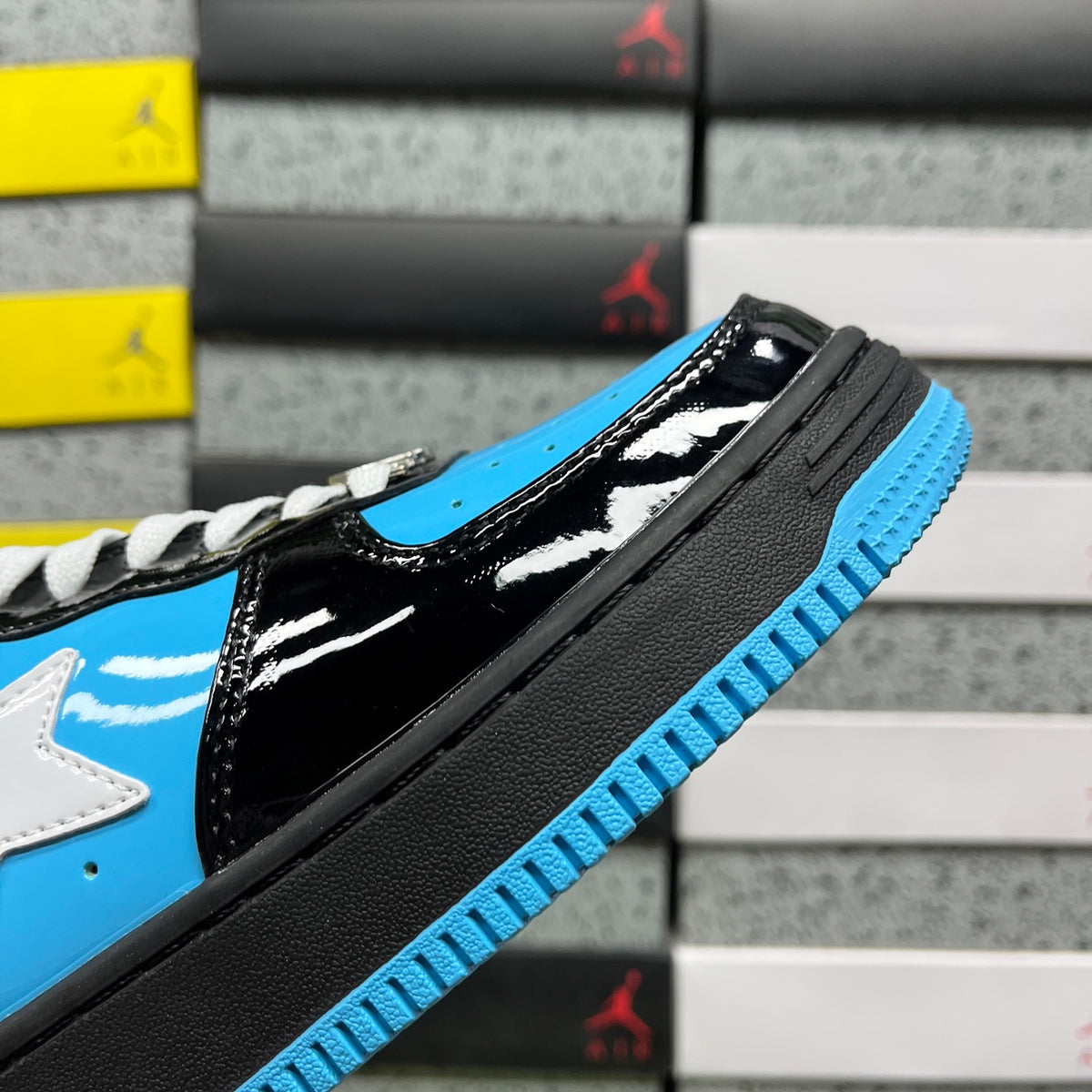 Sapatilhas BAPE x MARVEL