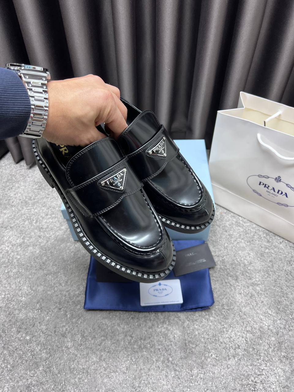Sapatos PRADA