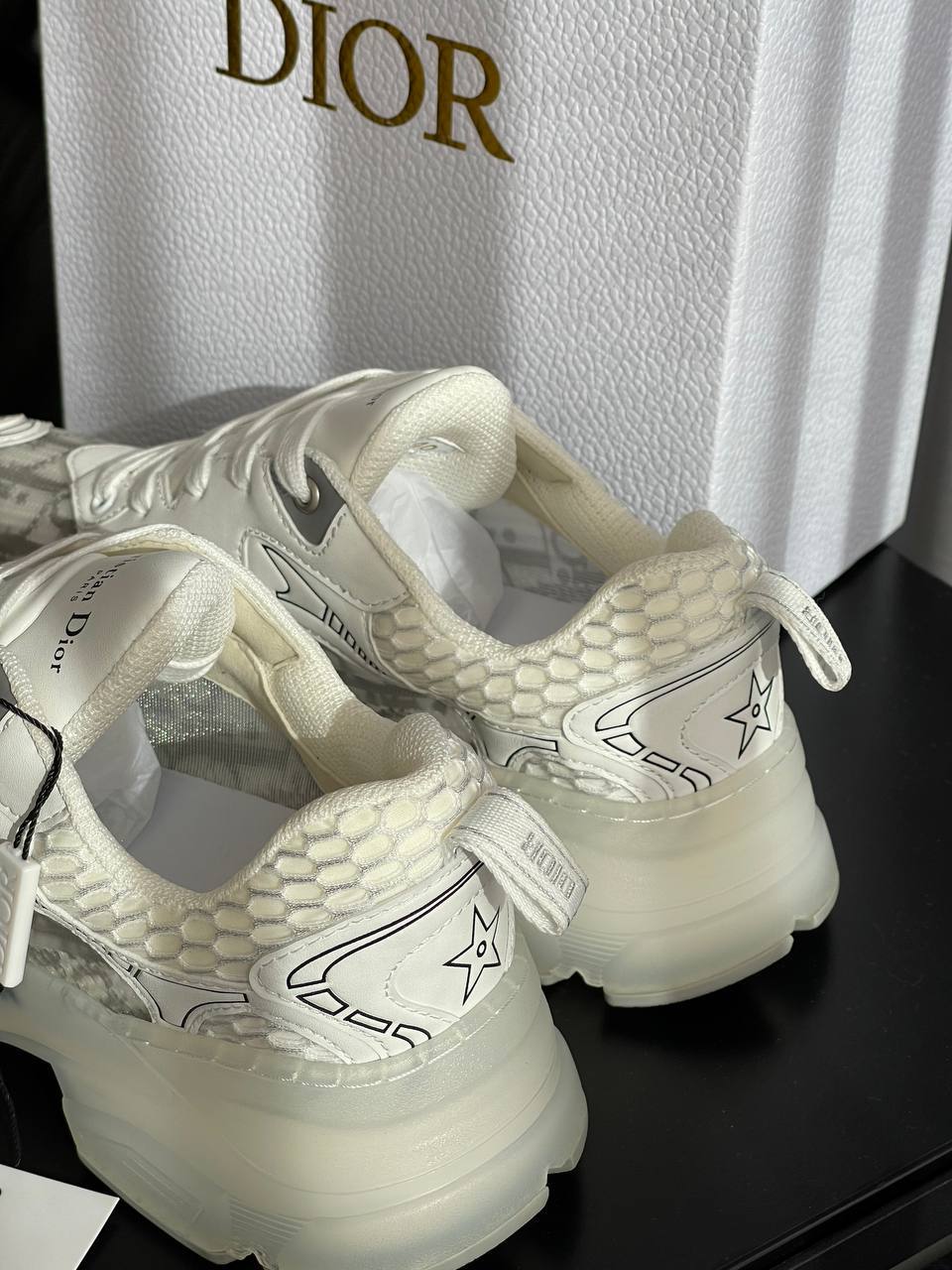 DIOR