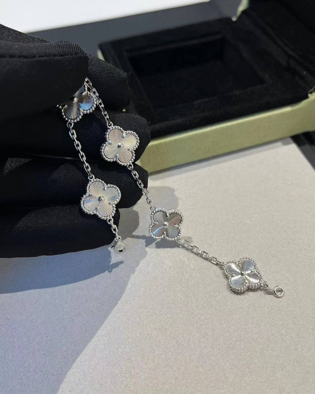 VAN CLEEF