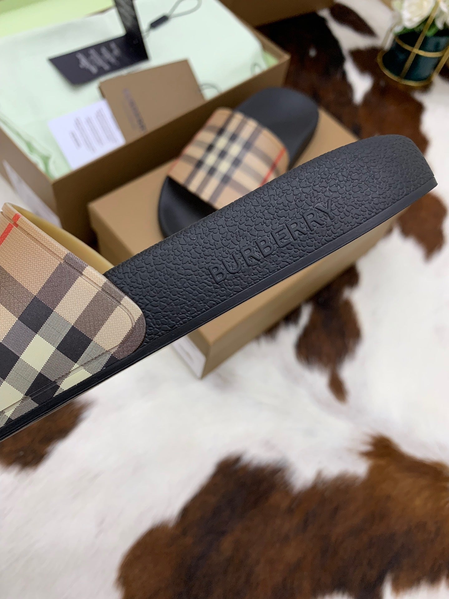 Chinelo BURBERRY