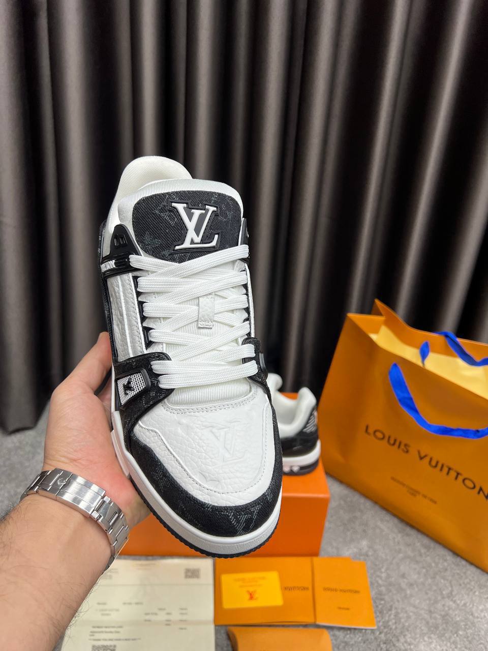 LV