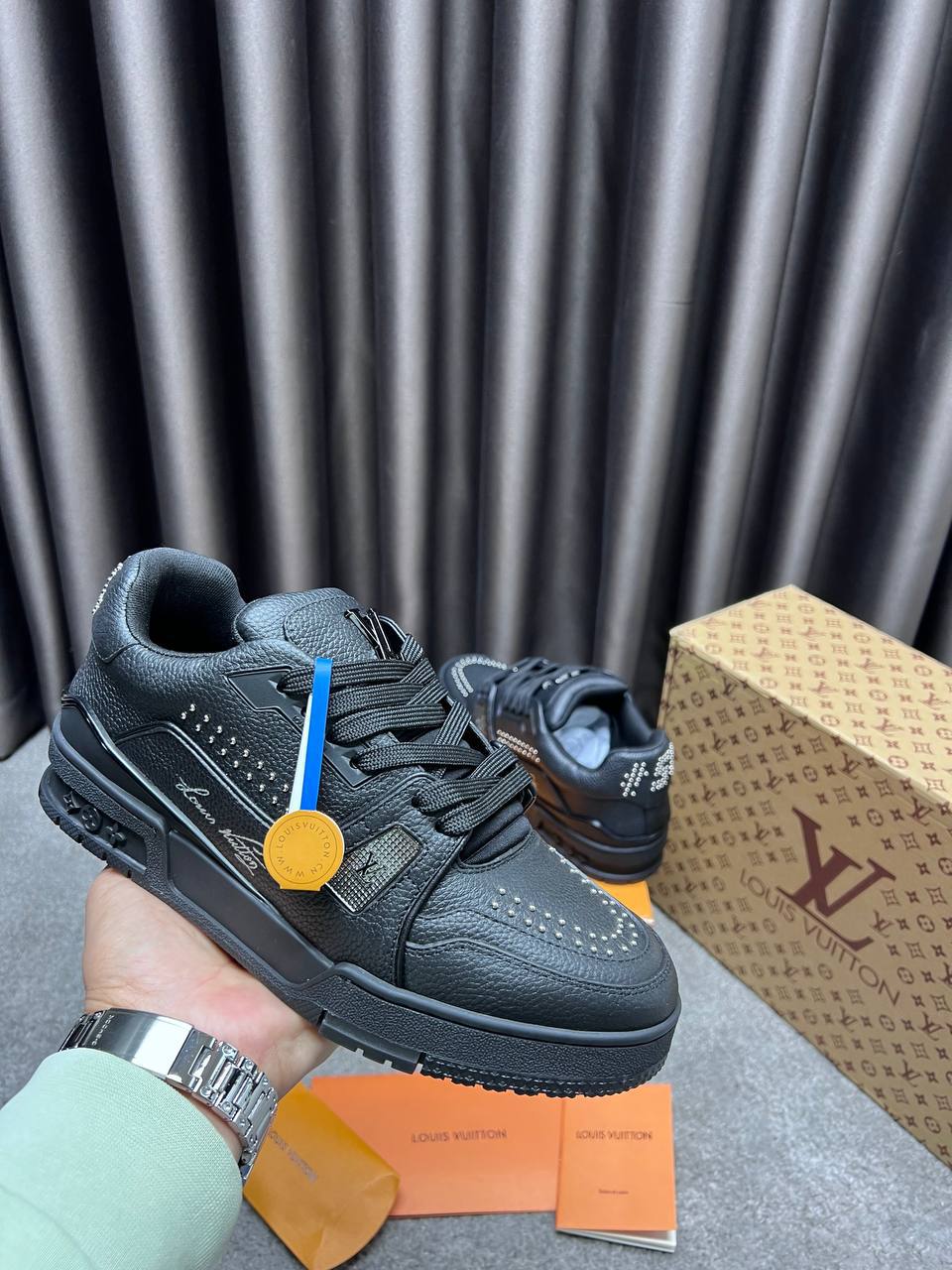 LV