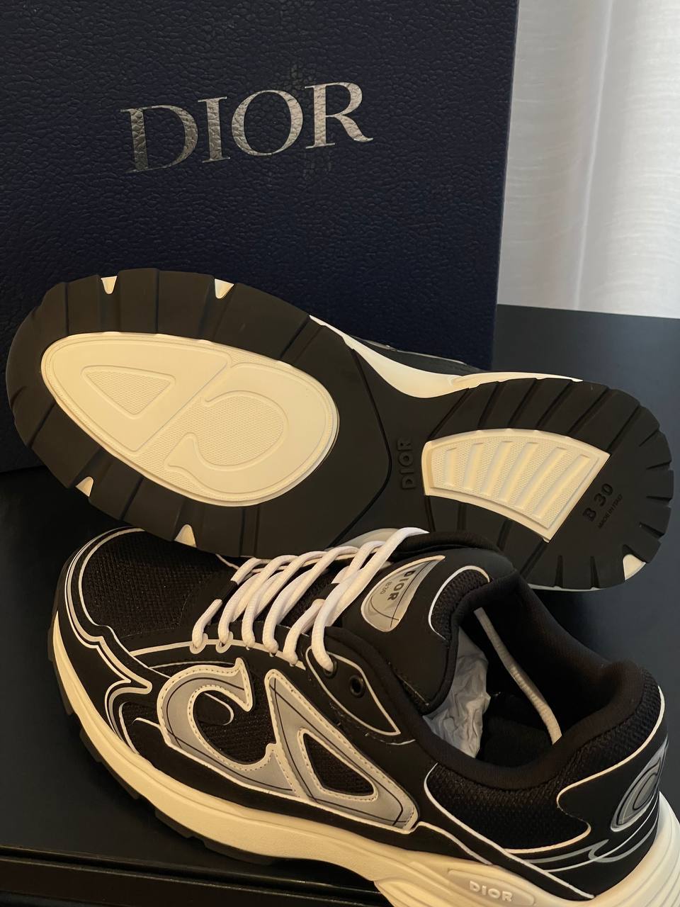 DIOR