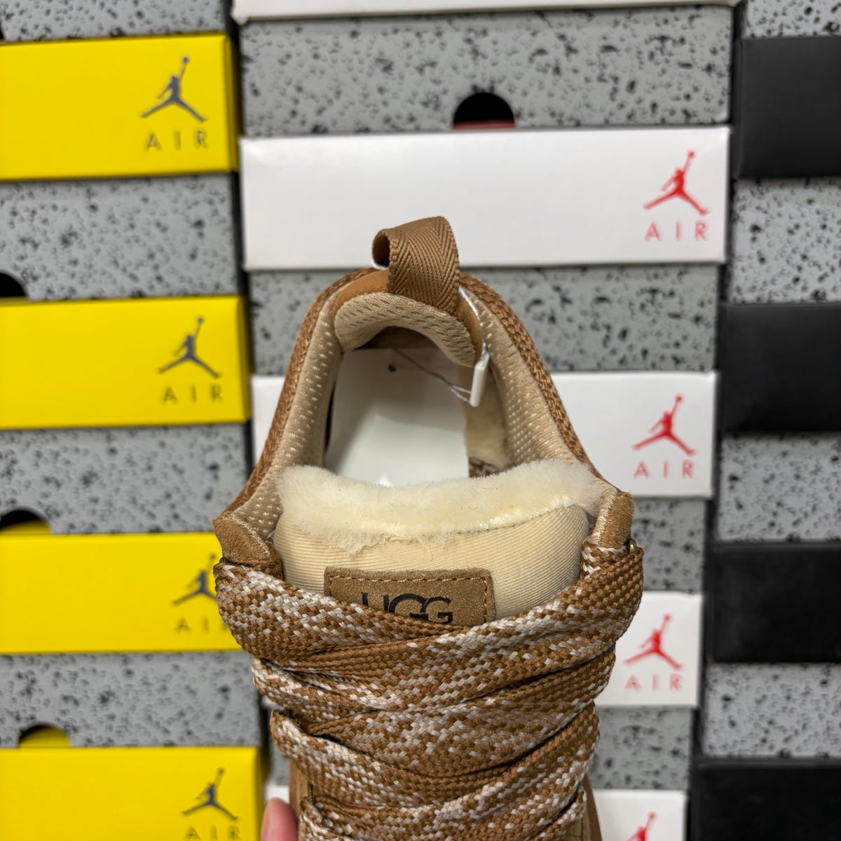 UGG