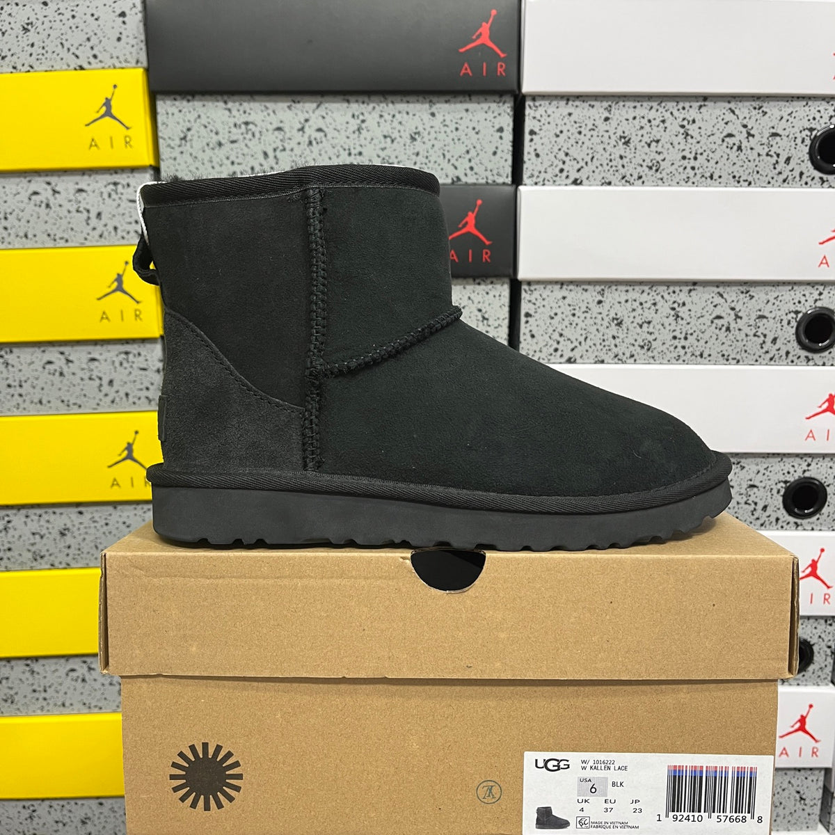 UGG