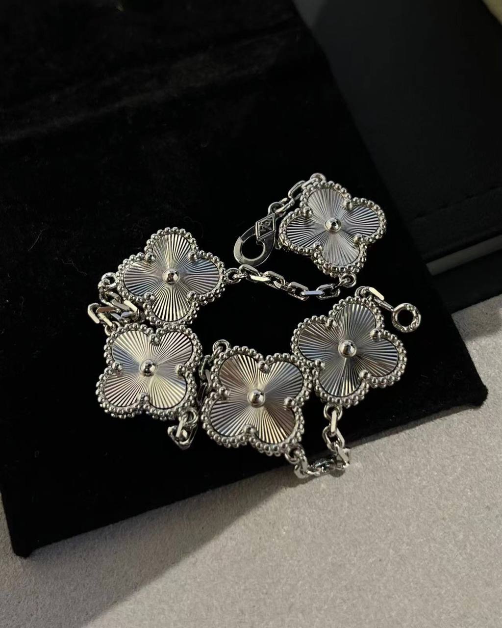 VAN CLEEF