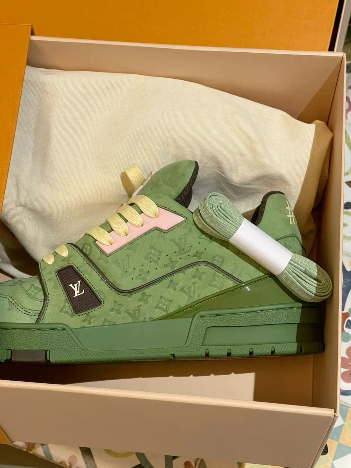 LV