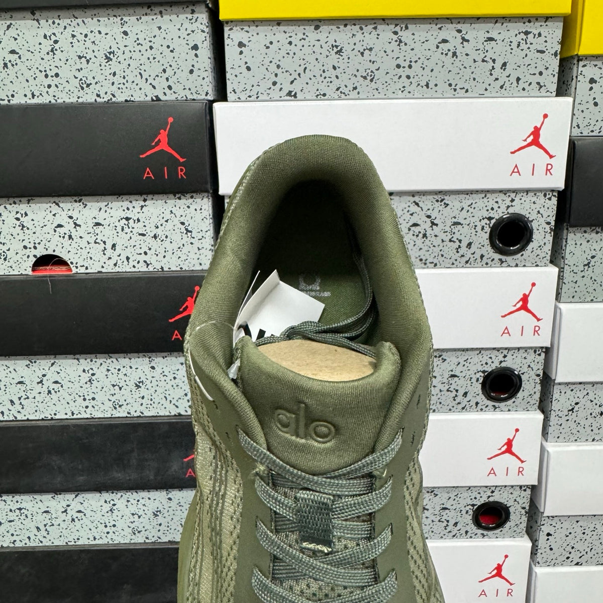 Sapatilhas Alo Runner Green Olive