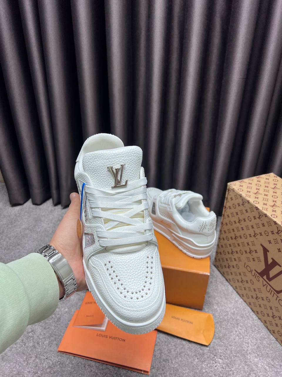 LV