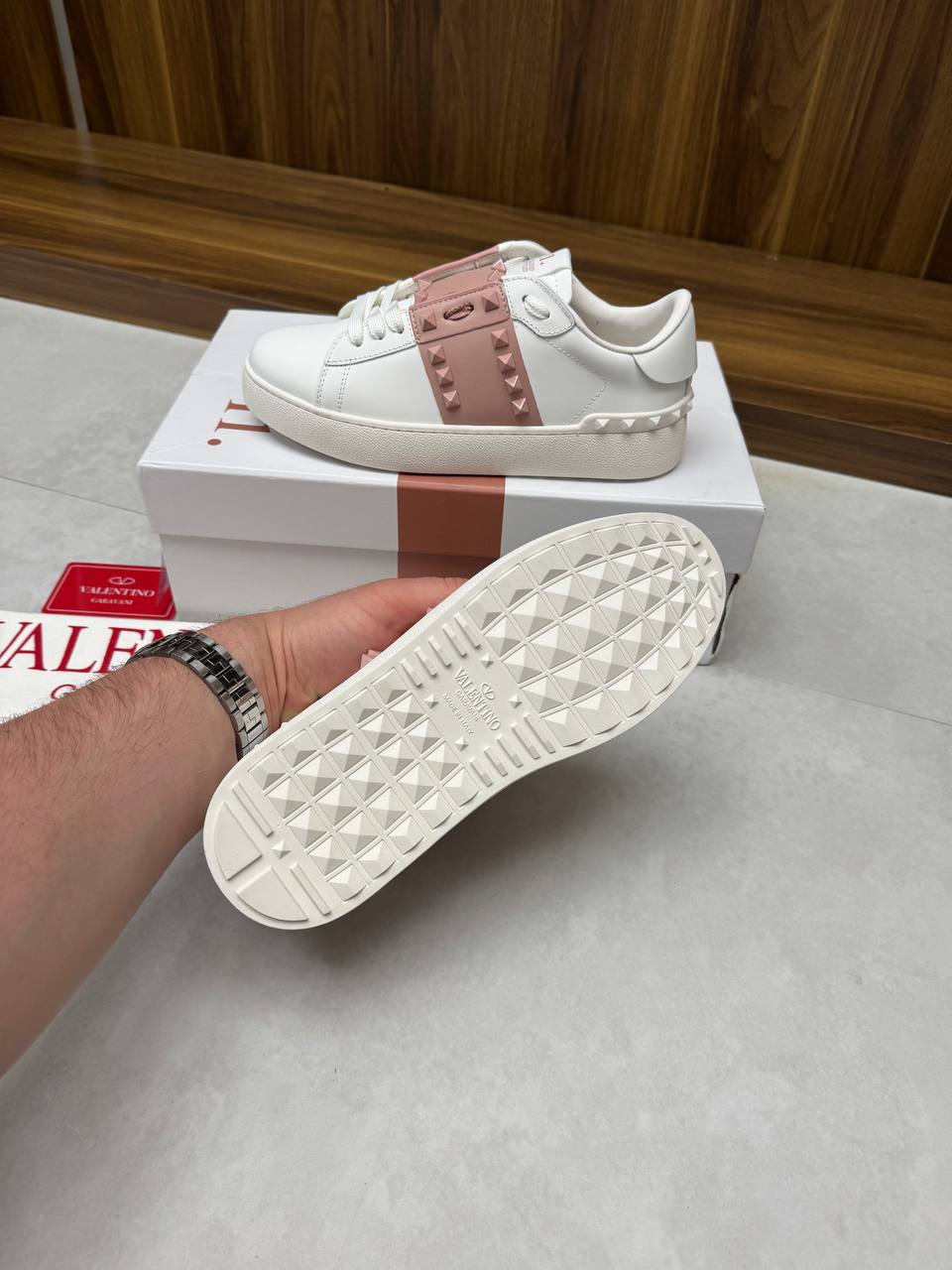 VALENTINO