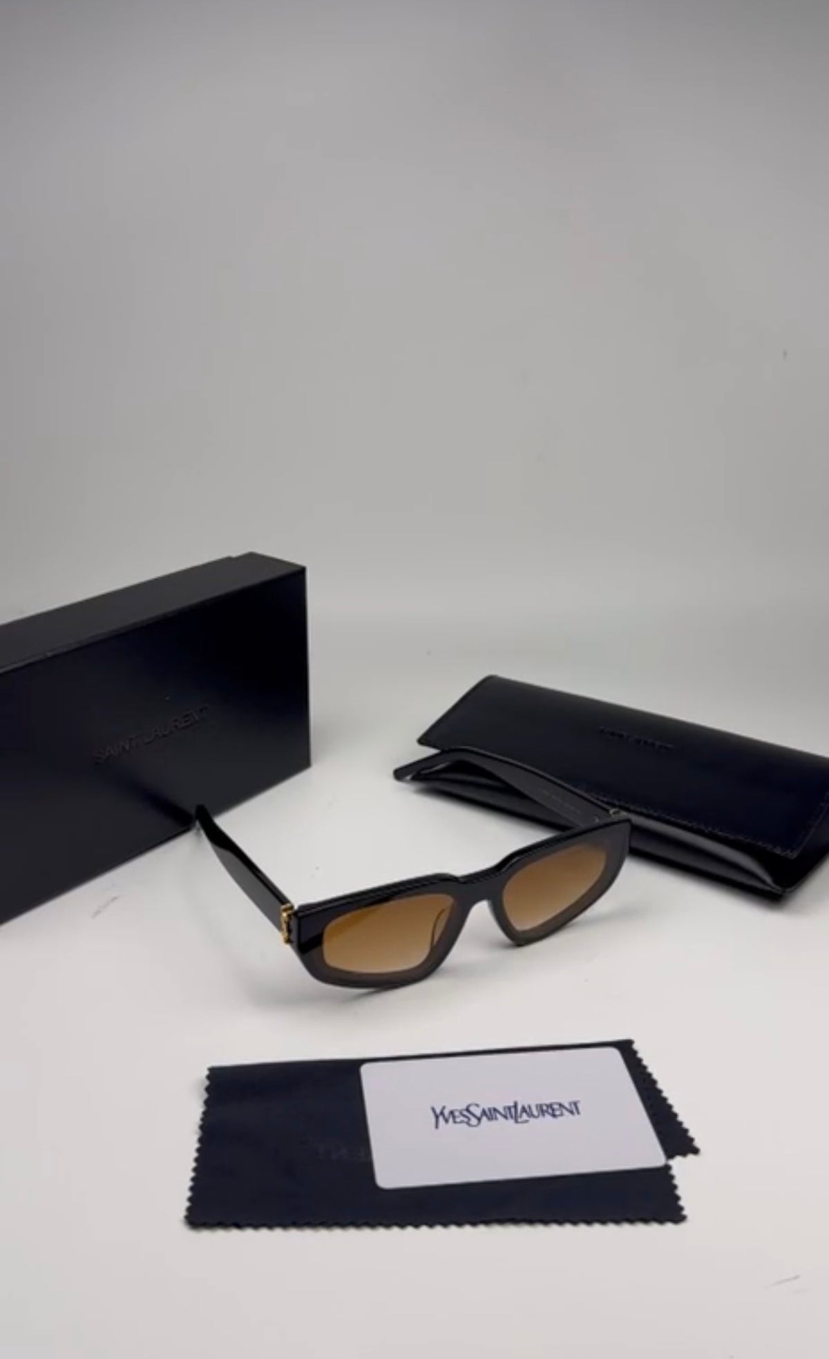 Óculos YSL