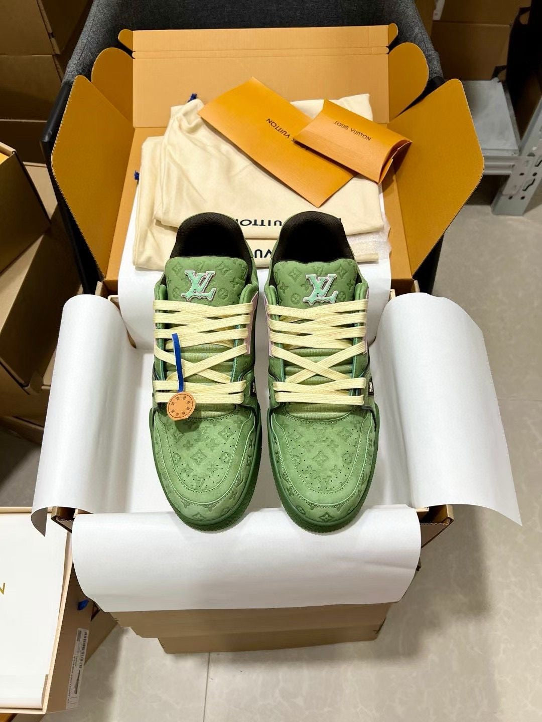 LV