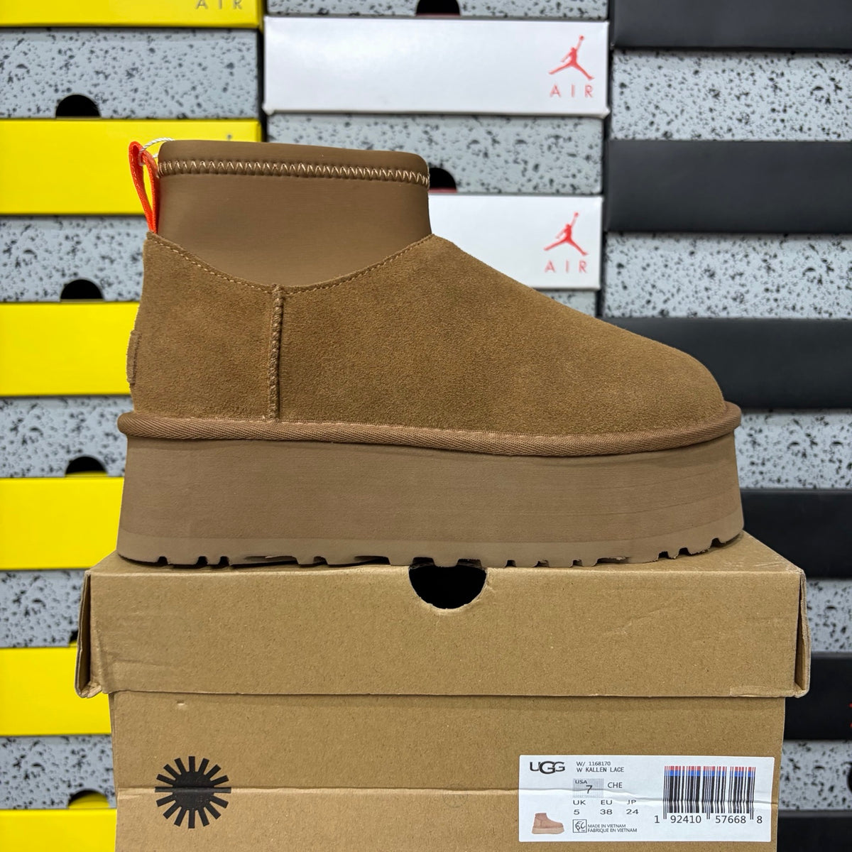 UGG