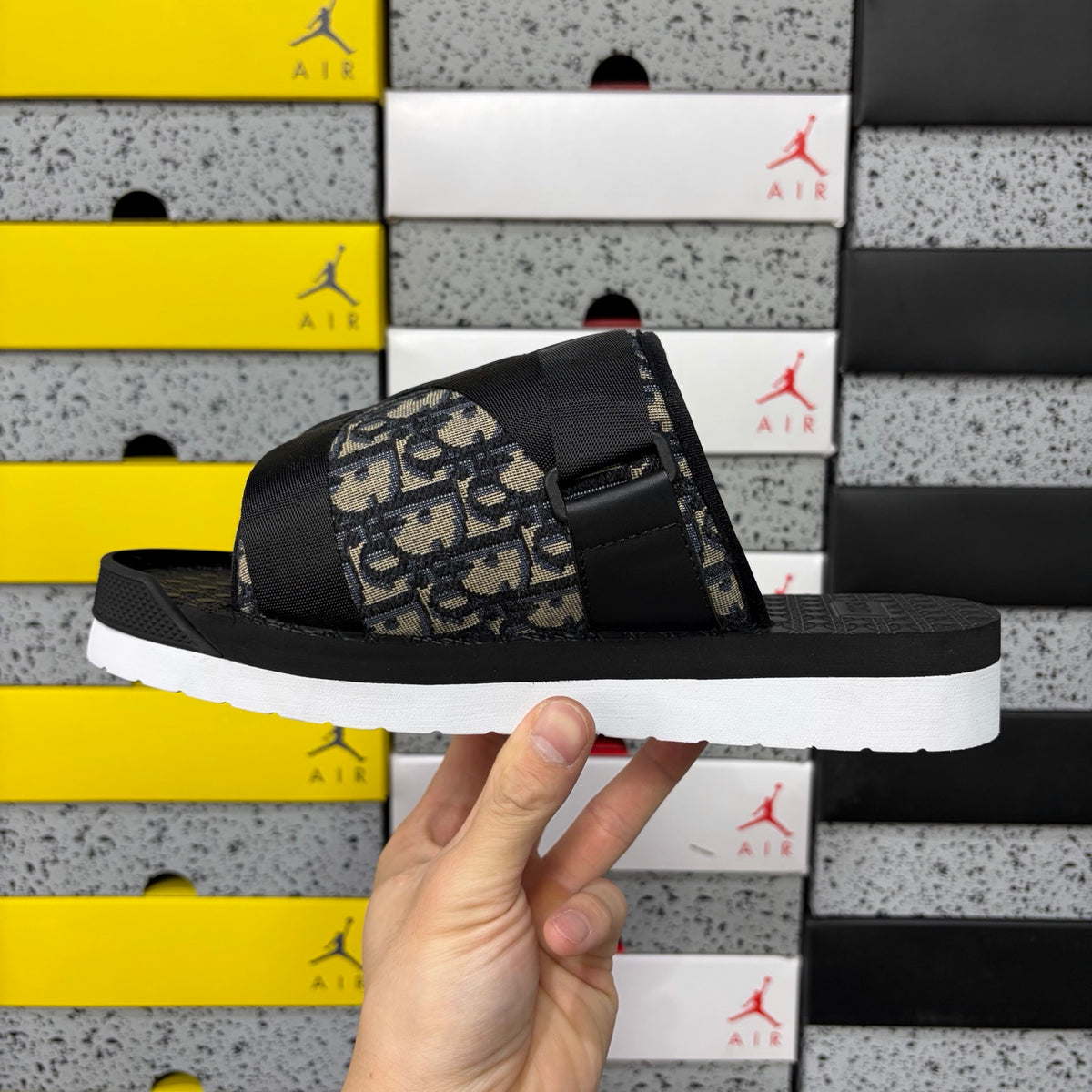 Chinelo DIOR