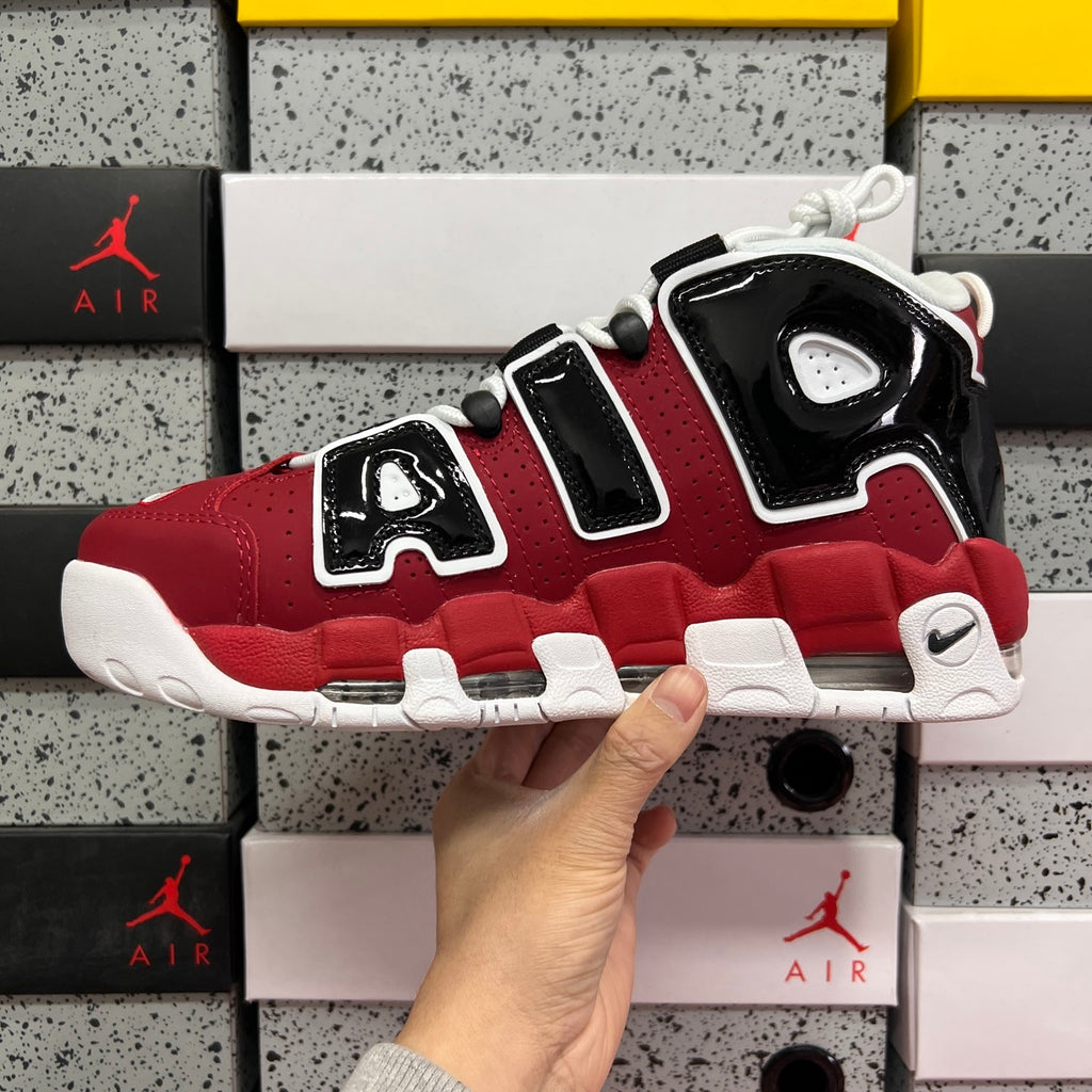 Sapatilhas Nike UPTEMPO