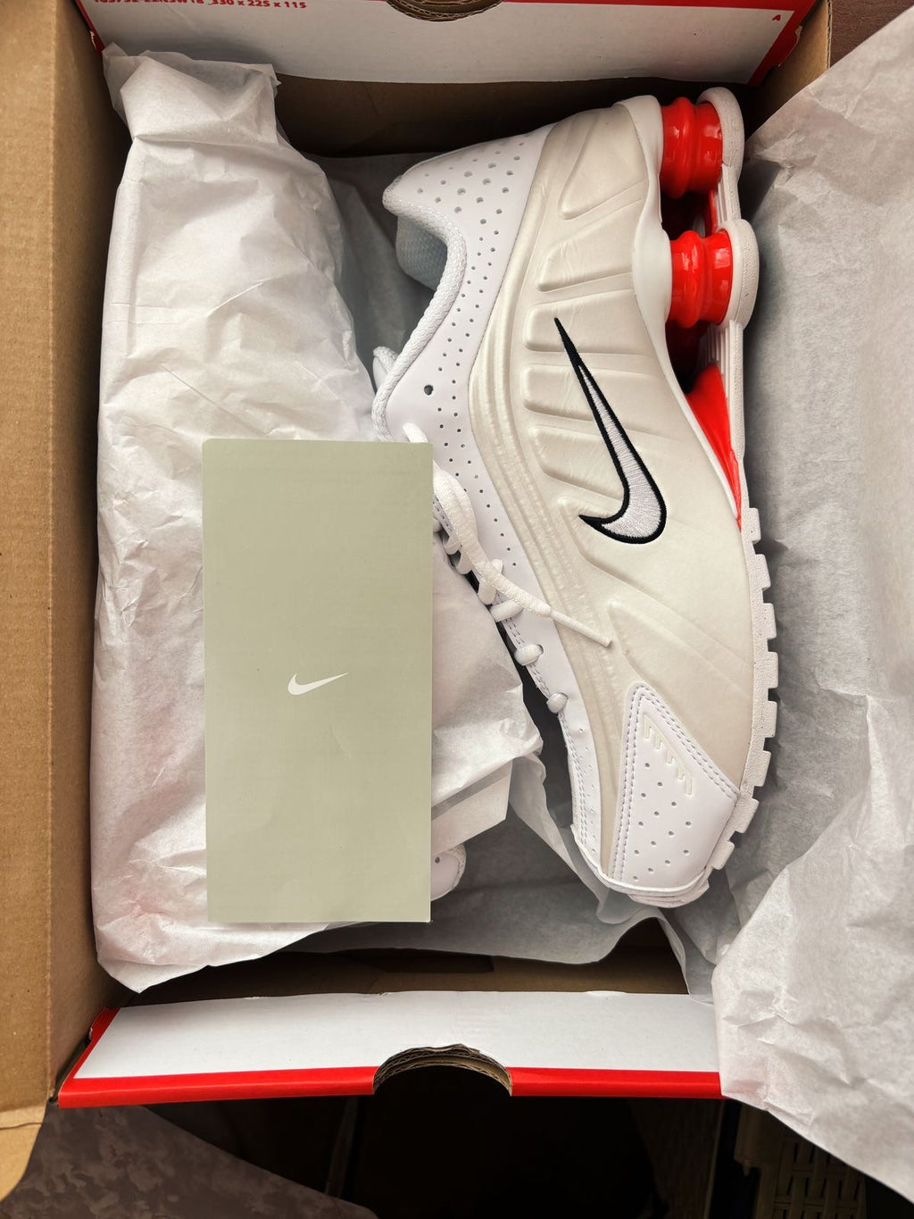 NIKE SHOX