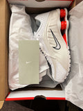 NIKE SHOX