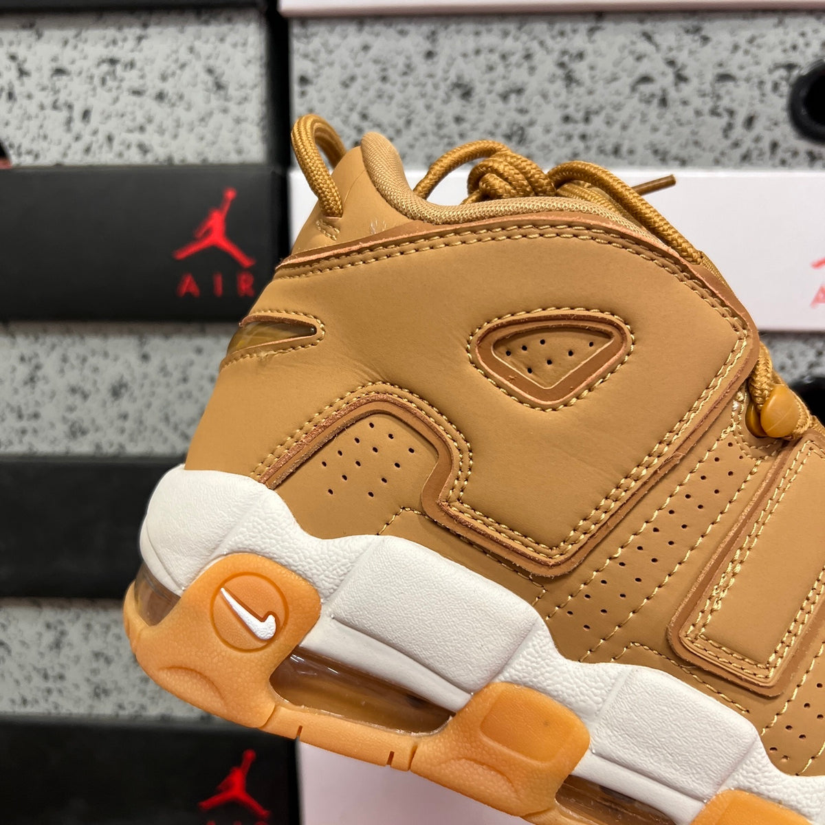 Sapatilhas Nike UPTEMPO