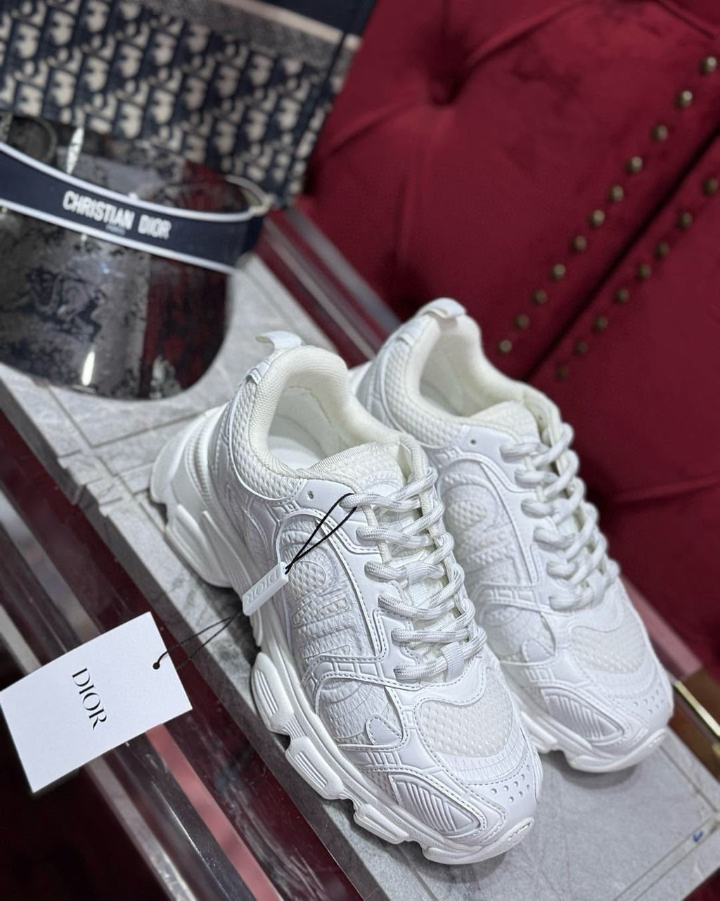 DIOR