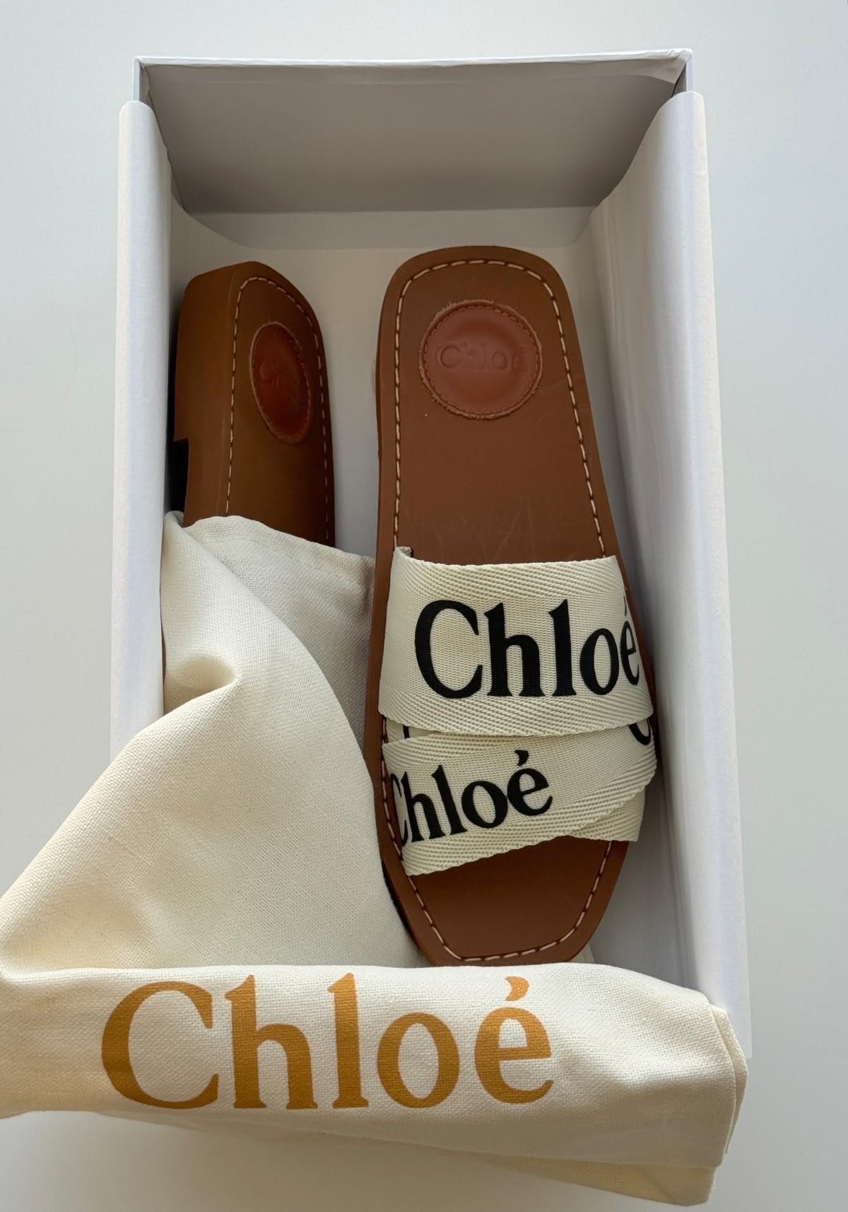 Chinelo Chloé