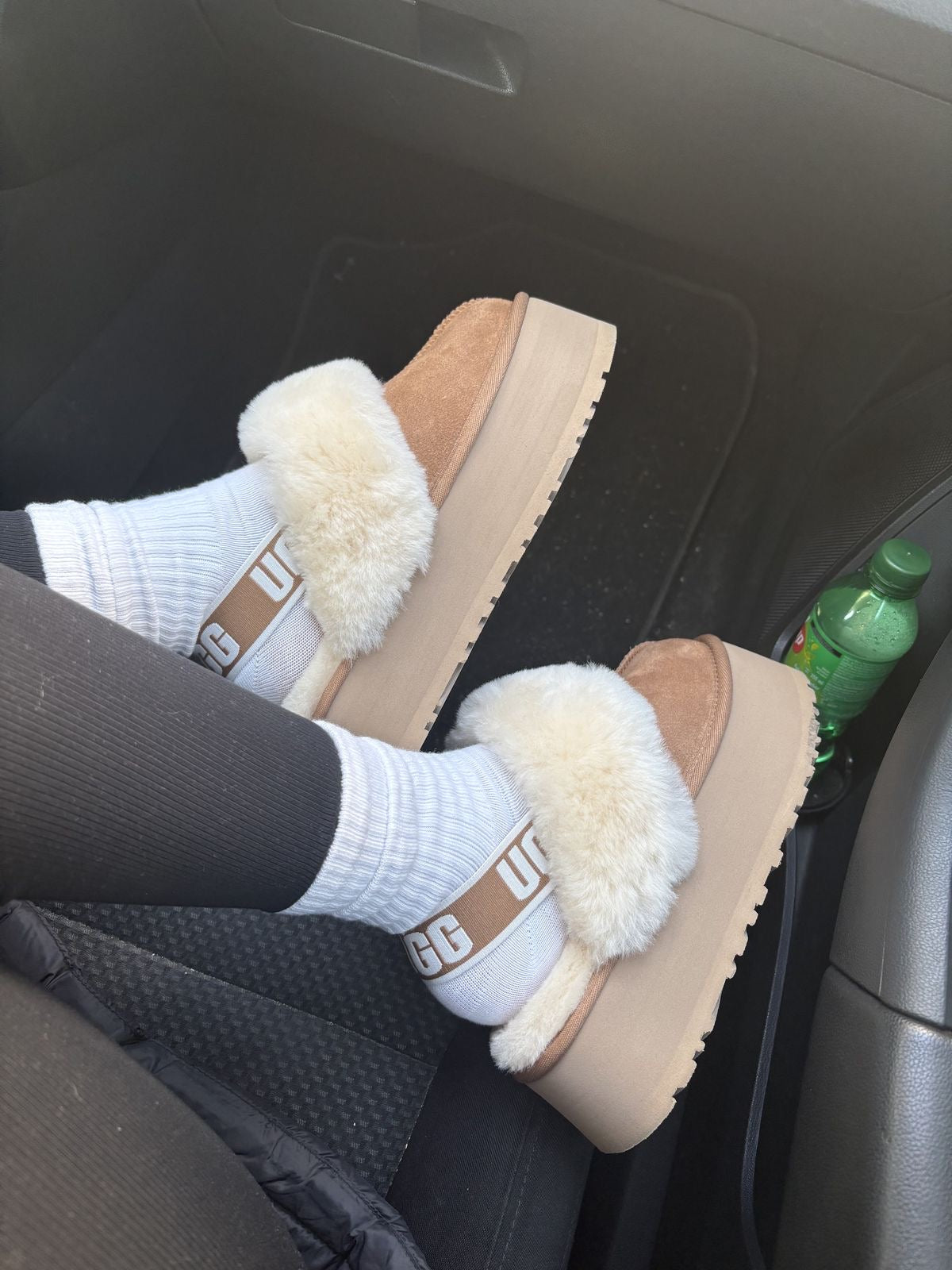 UGG