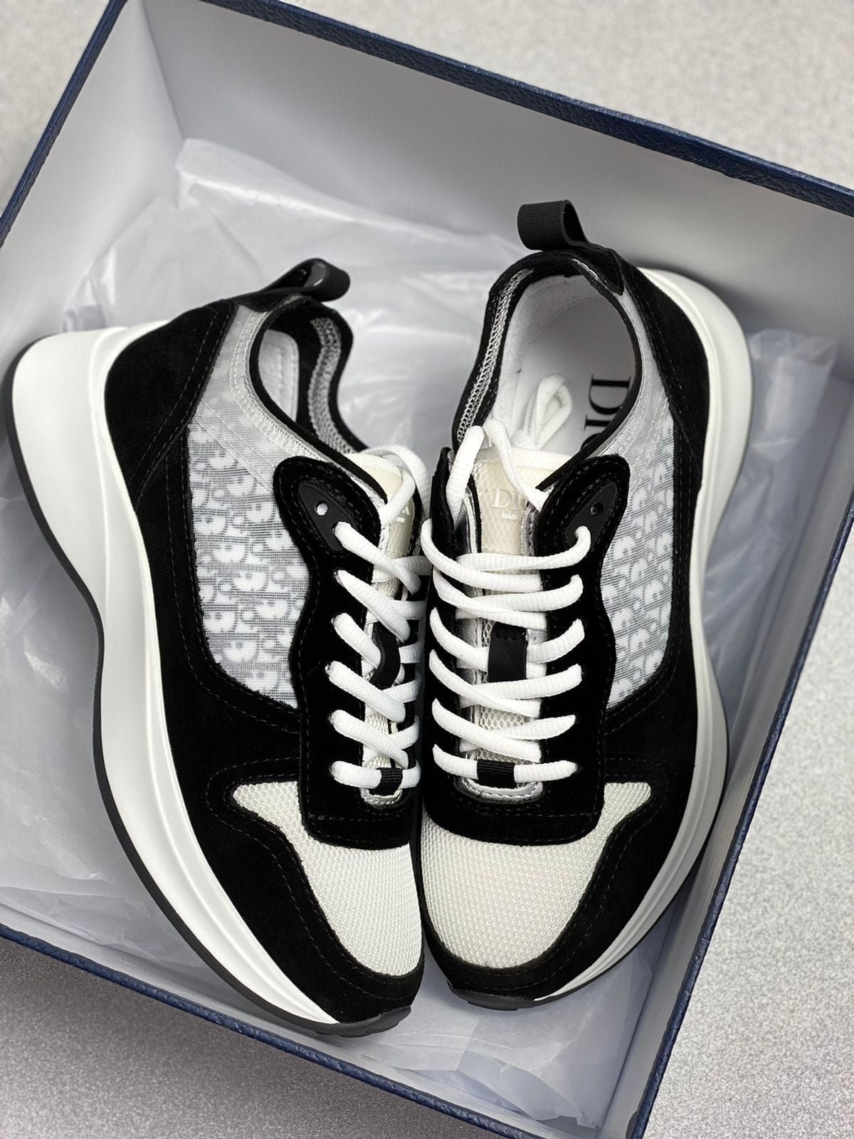 DIOR