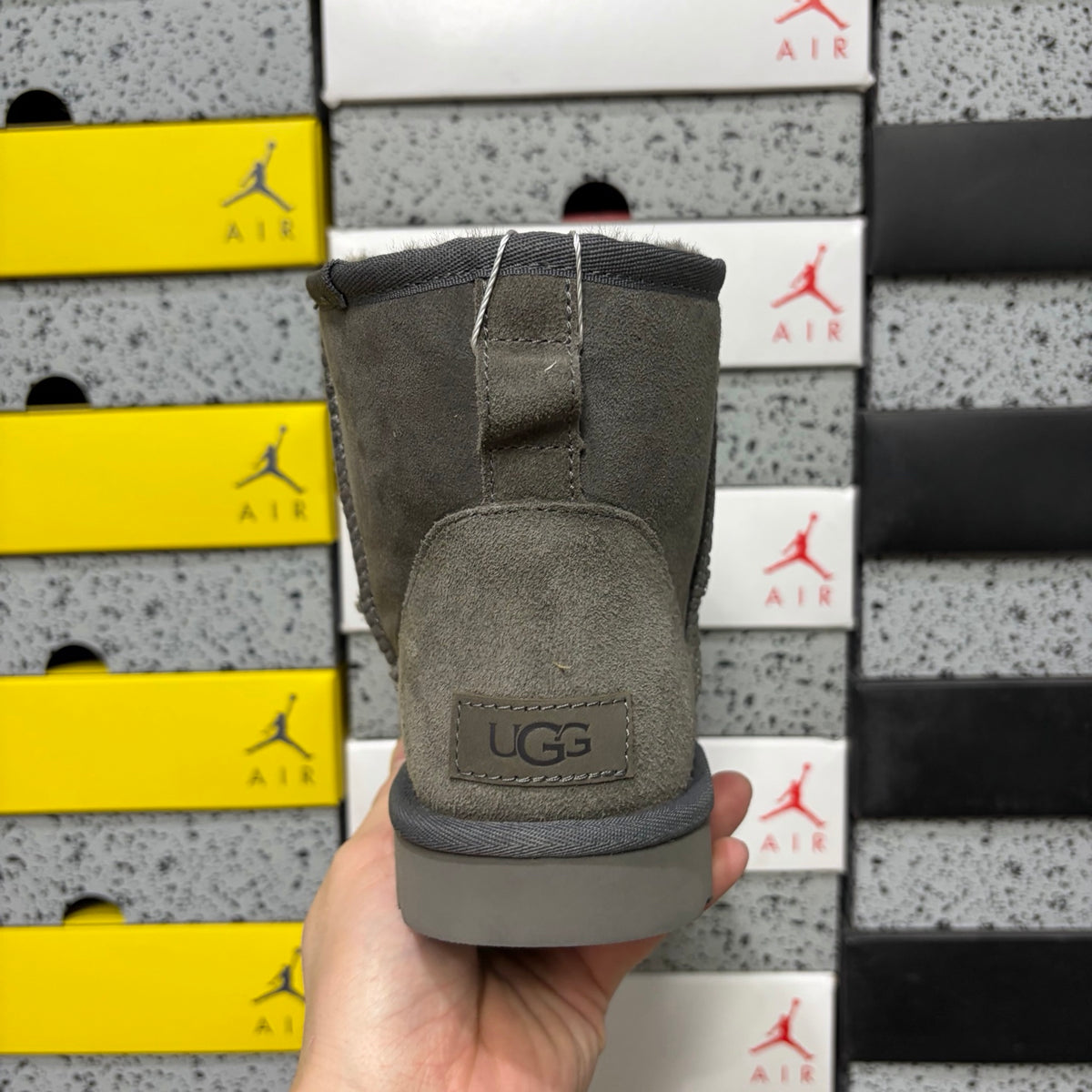 UGG