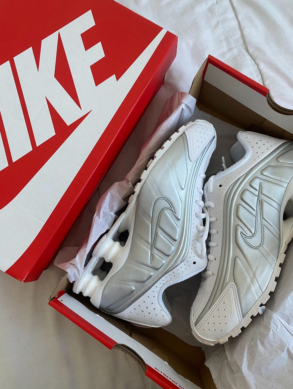 NIKE SHOX
