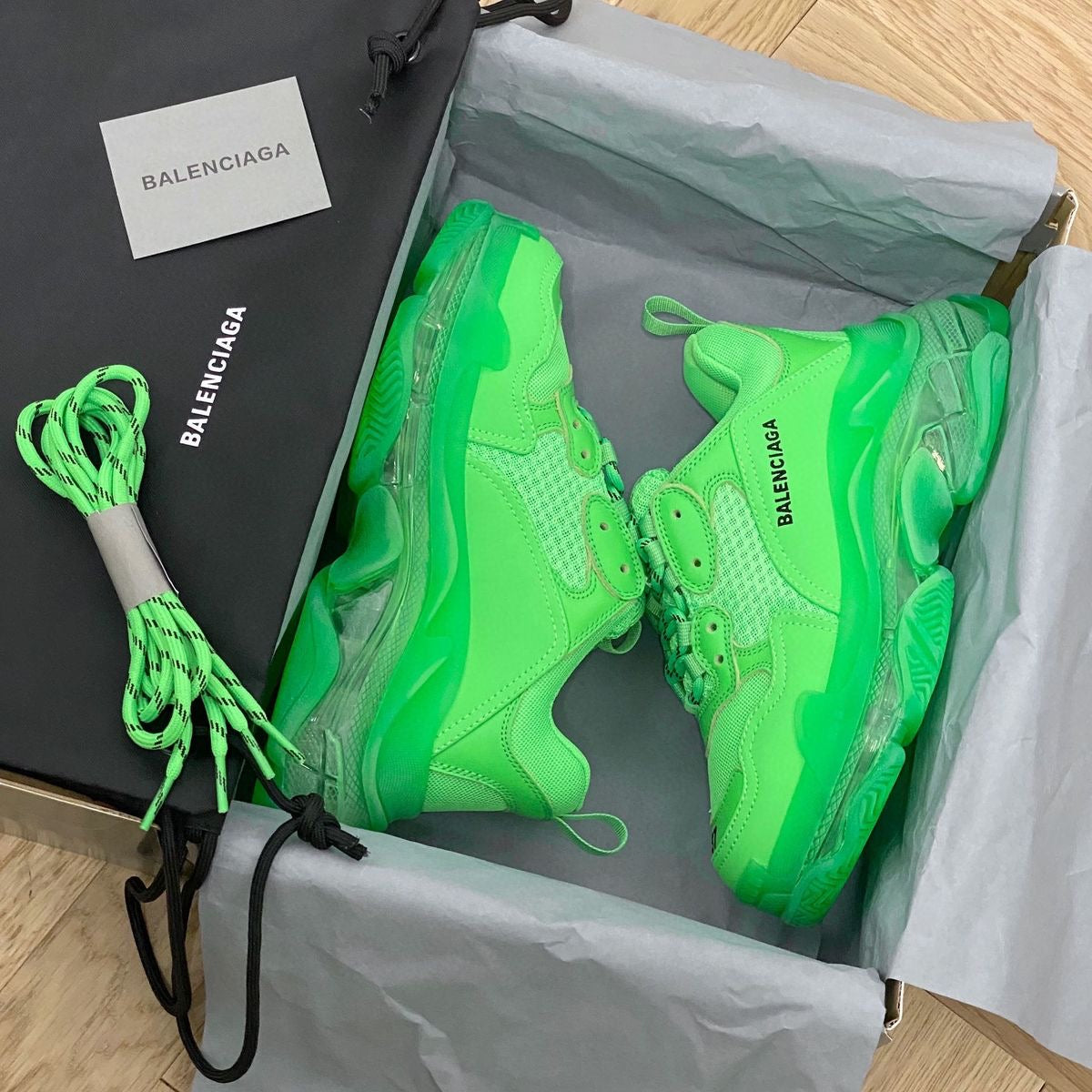 BALENCIAGA