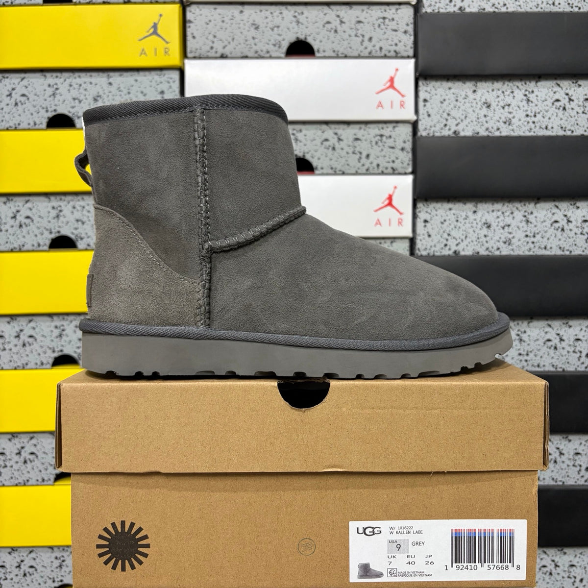 UGG