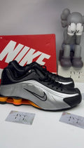 Nike Shox R4 Preto/Prata