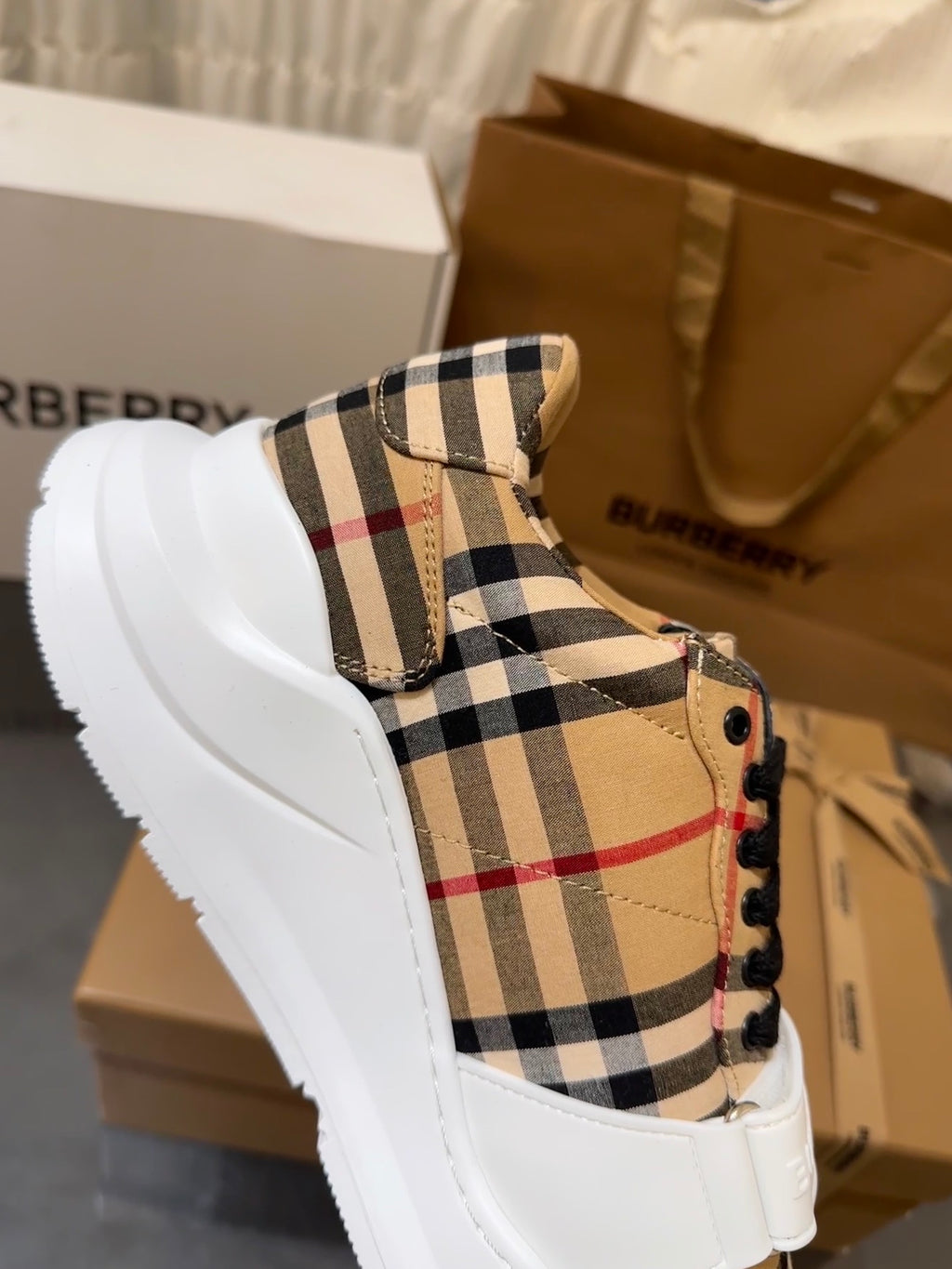 BURBERRY