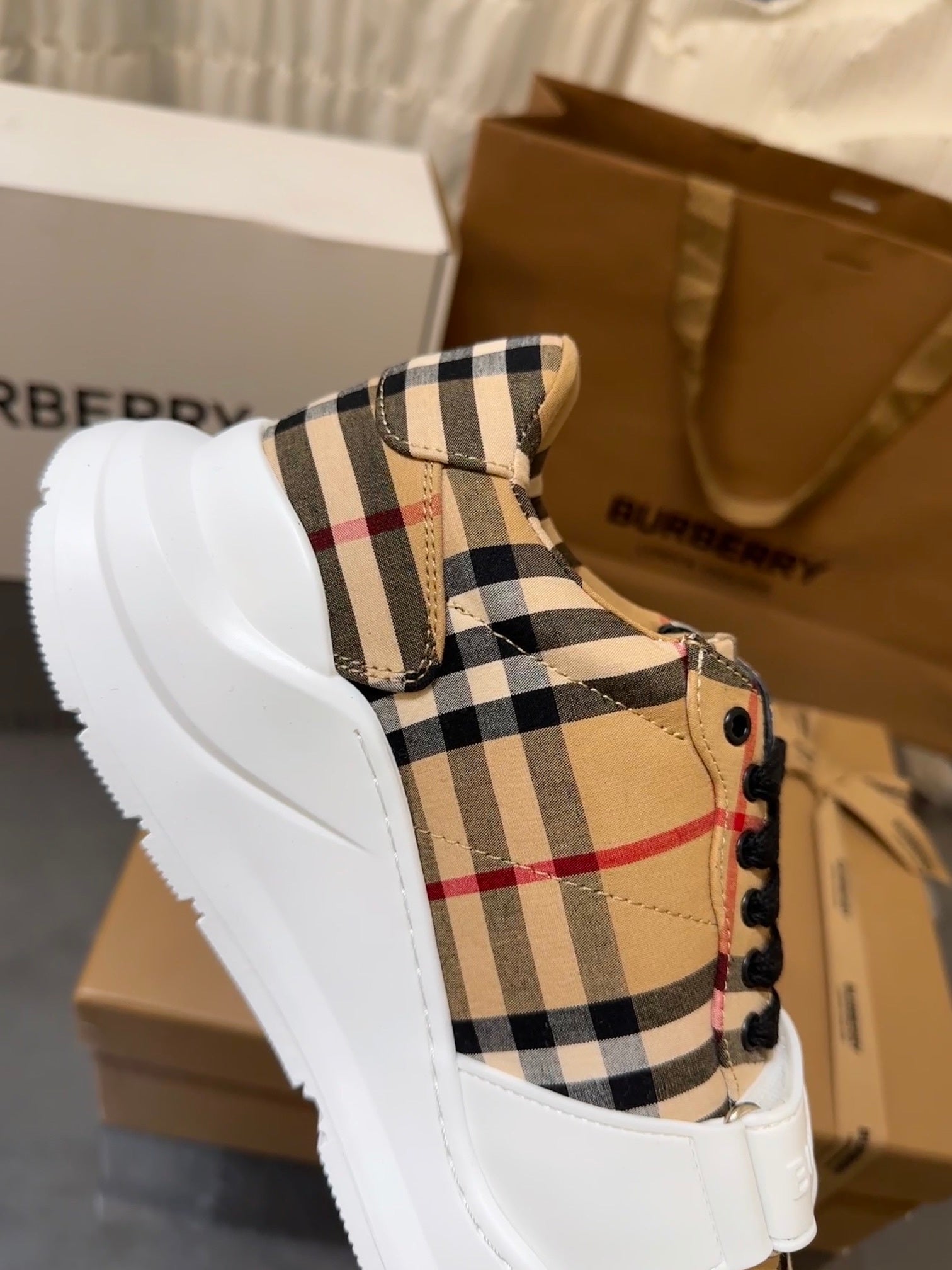 BURBERRY
