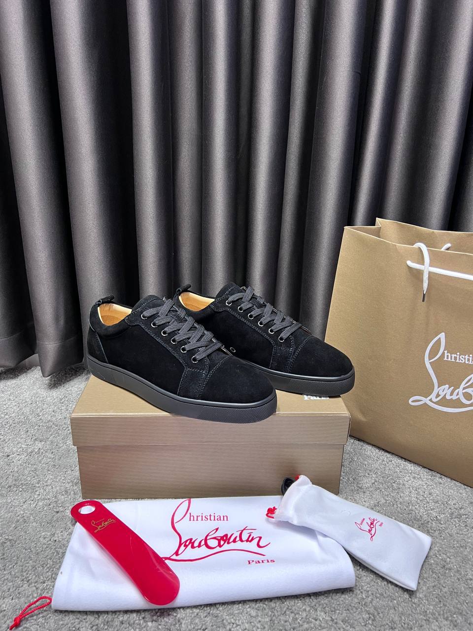 LOUBOUTIN