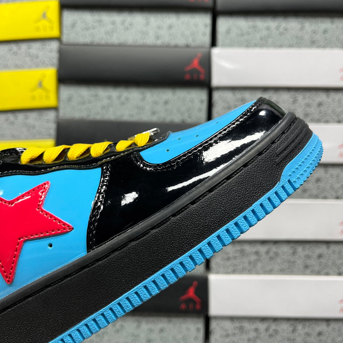 Sapatilhas BAPE x MARVEL