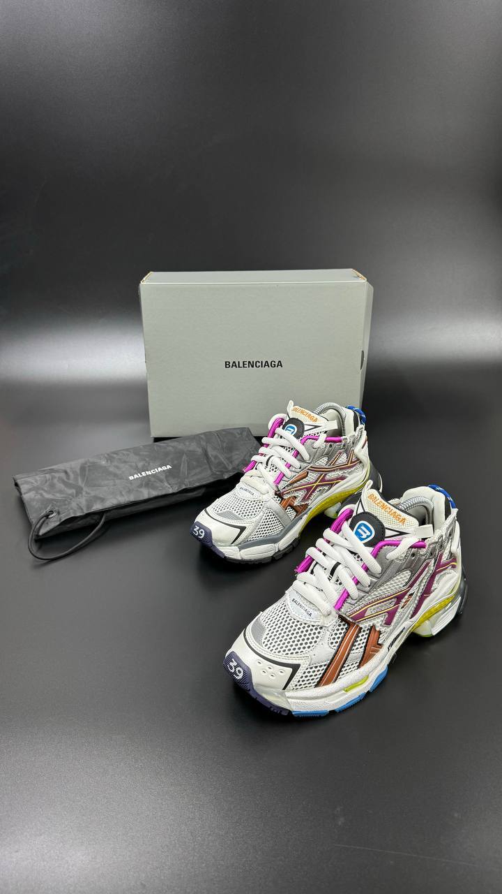 BALENCIAGA