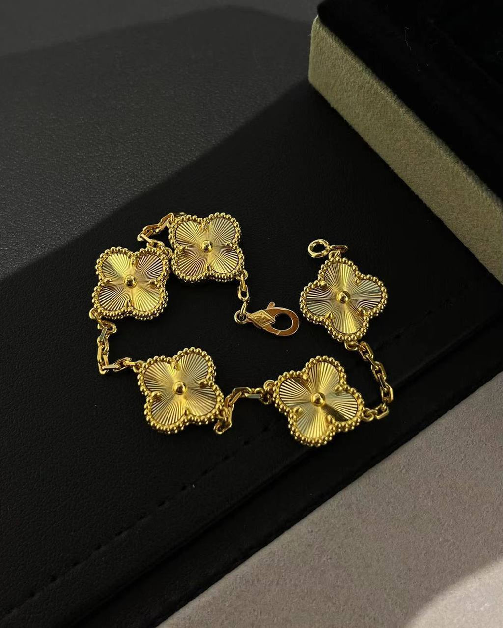 VAN CLEEF