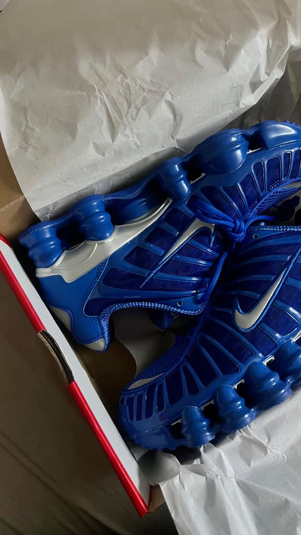 NIKE SHOX