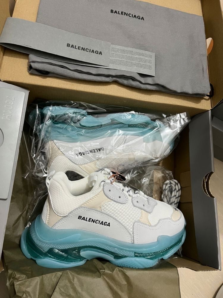 BALENCIAGA