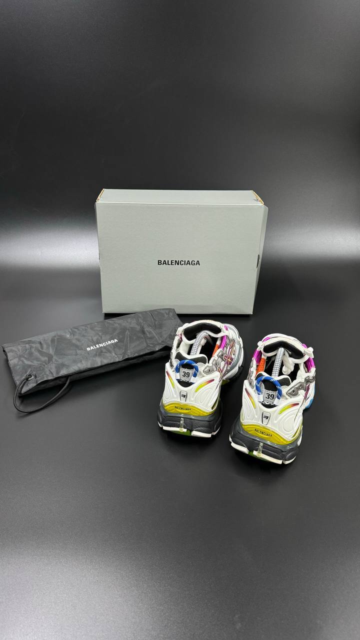 BALENCIAGA