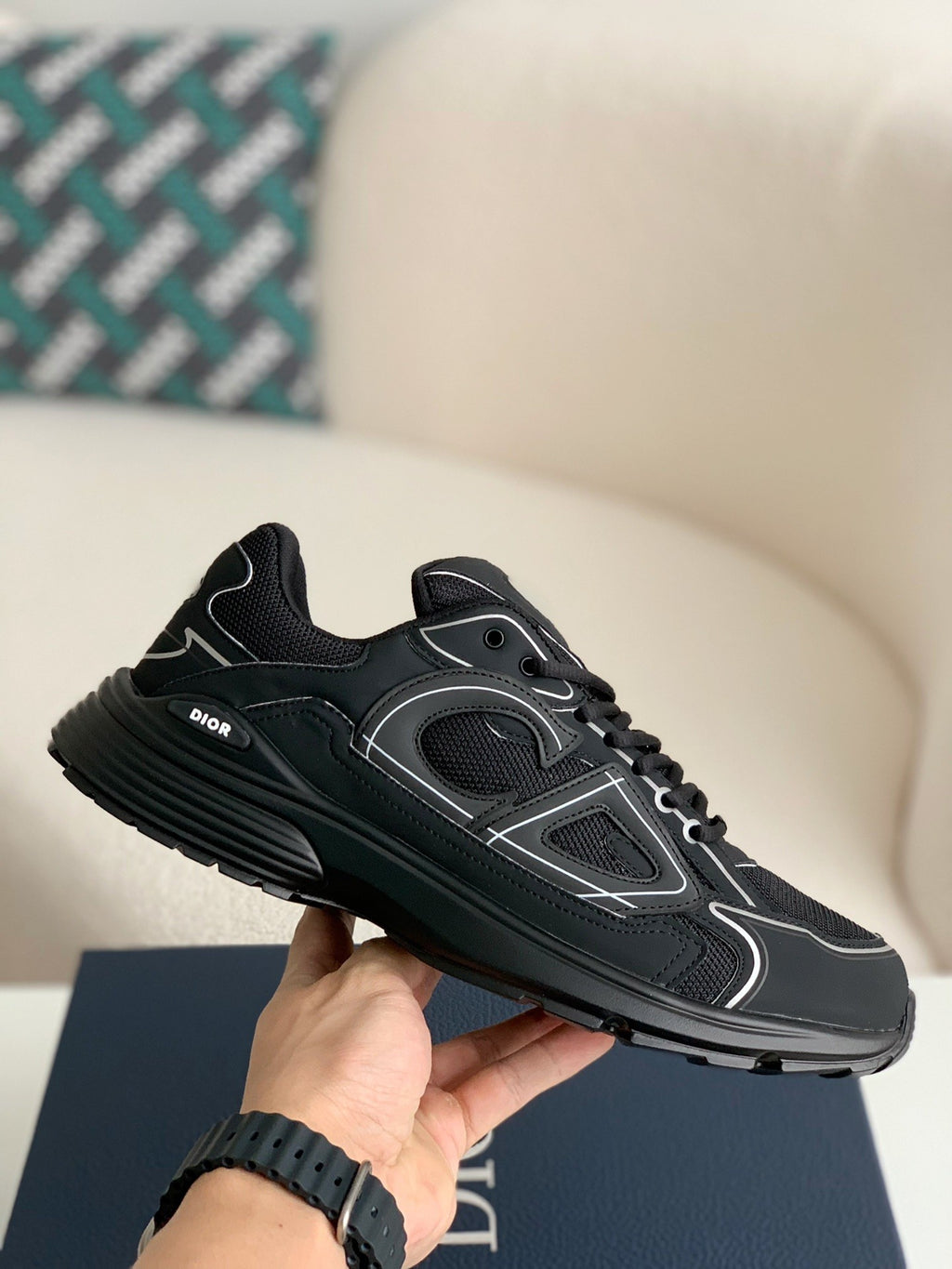 DIOR