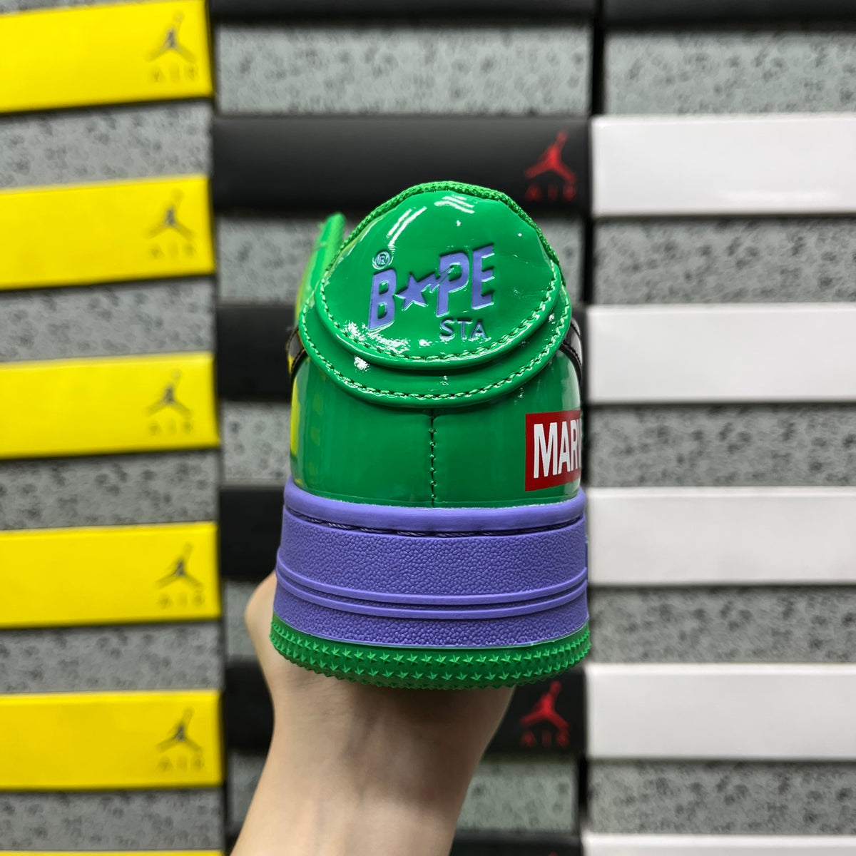 Sapatilhas BAPE x MARVEL