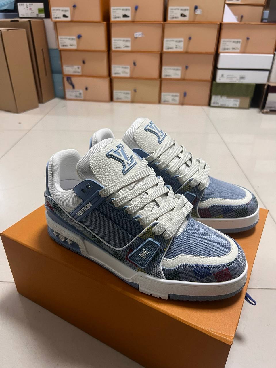LV