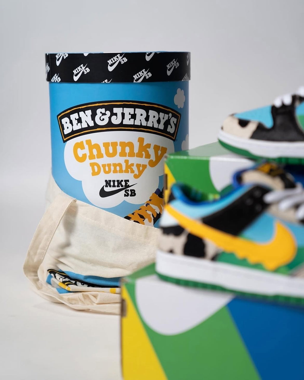 Nike Dunk Low Cow