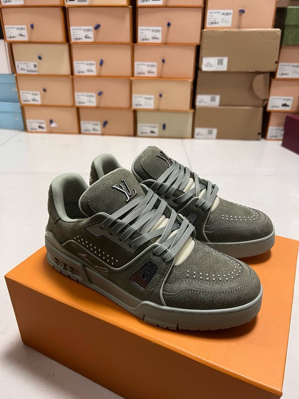 LV