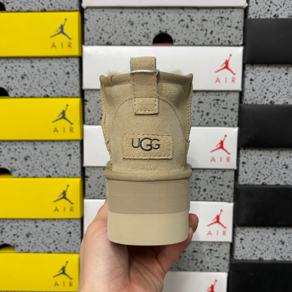 UGG